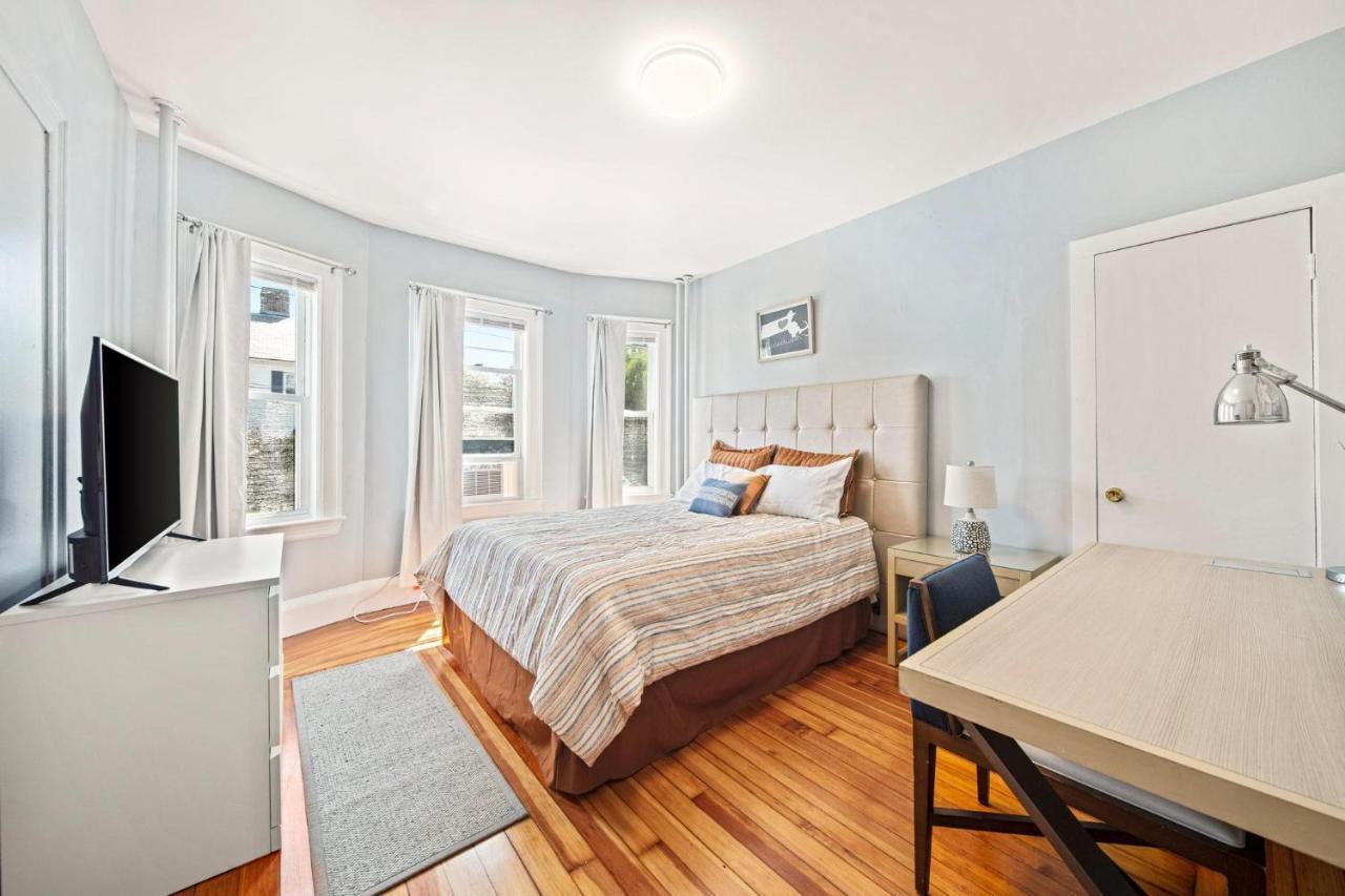 Cozy Up In 5Br Apt Near Charming Oak Square Boston Eksteriør bilde