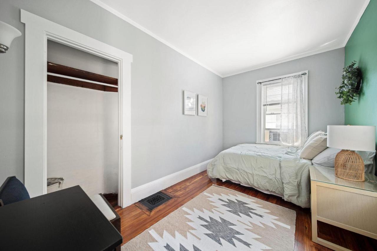 Cozy Up In 5Br Apt Near Charming Oak Square Boston Eksteriør bilde