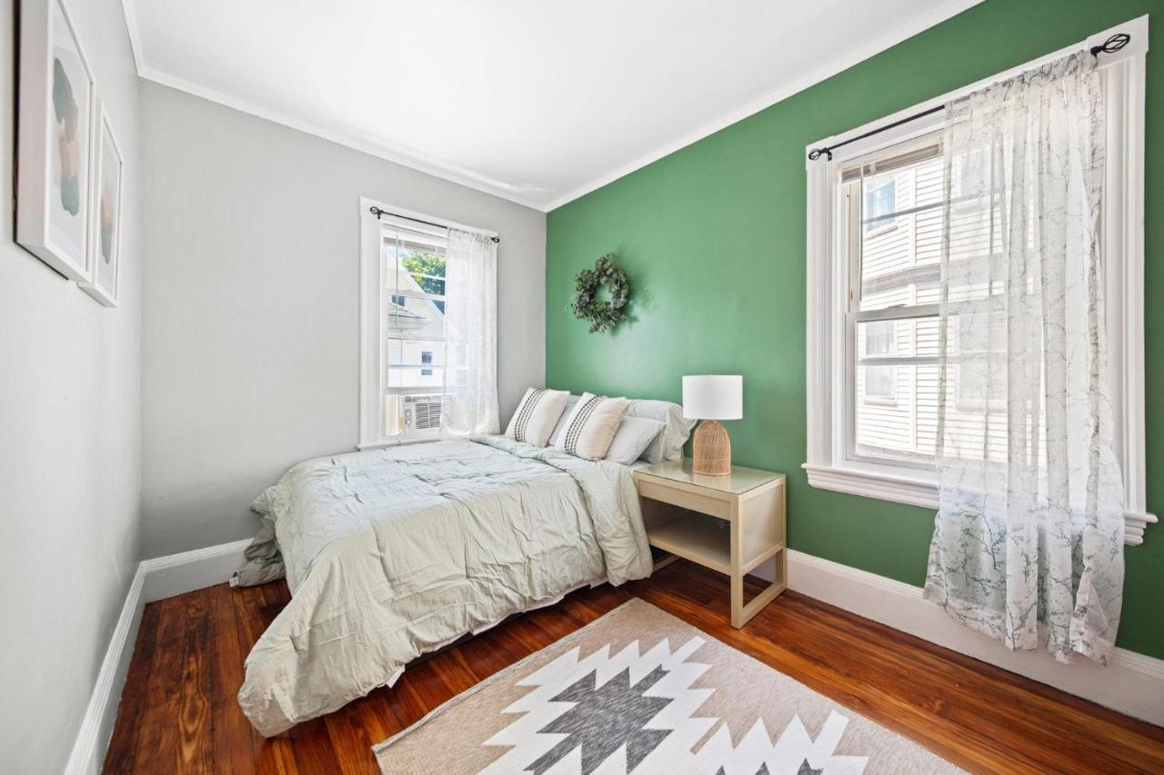 Cozy Up In 5Br Apt Near Charming Oak Square Boston Eksteriør bilde