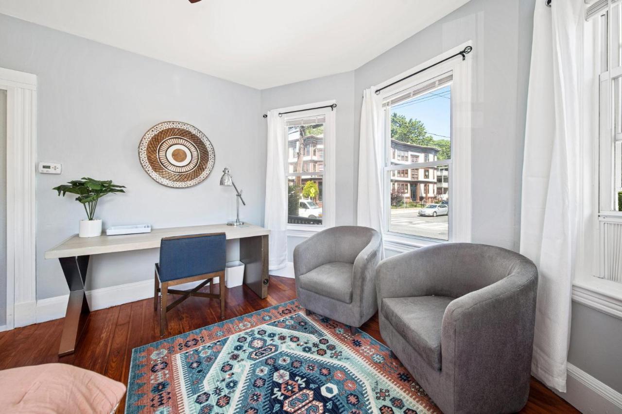 Cozy Up In 5Br Apt Near Charming Oak Square Boston Eksteriør bilde